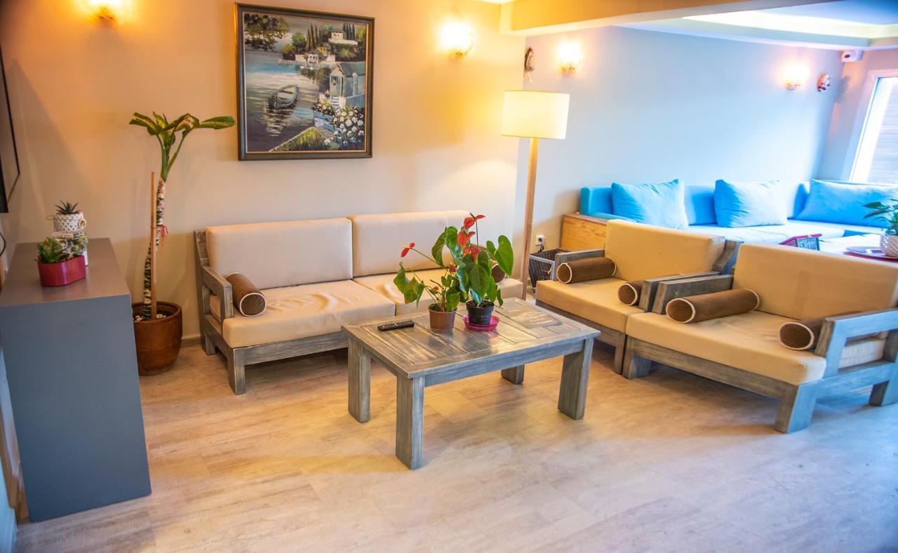 Blue Bay Beach Hotel (Adults Only) ビテツ エクステリア 写真