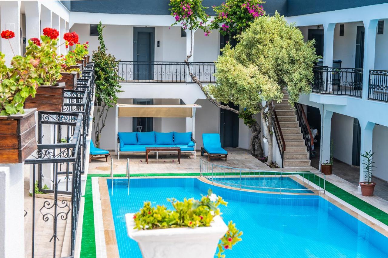 Blue Bay Beach Hotel (Adults Only) ビテツ エクステリア 写真