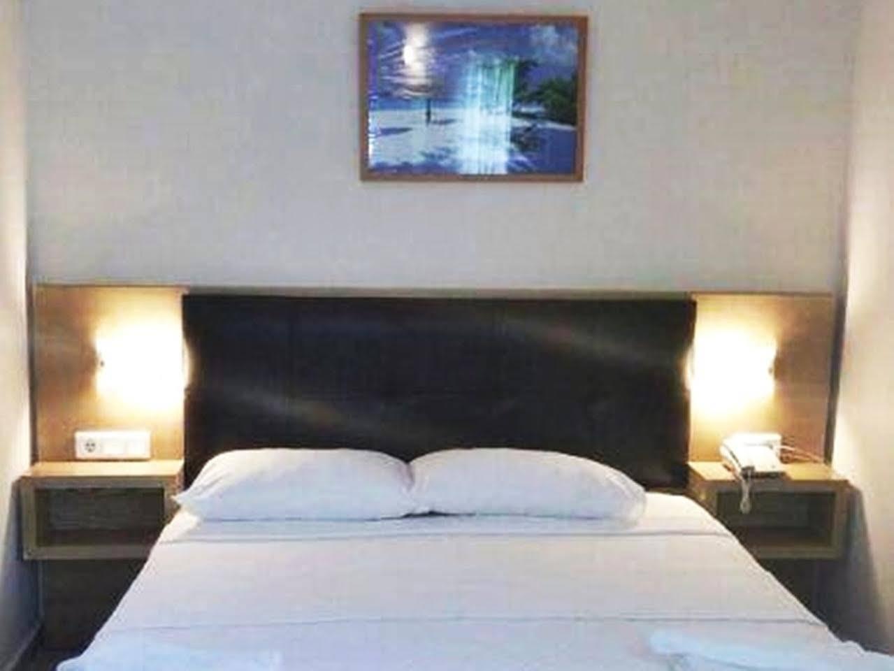 Blue Bay Beach Hotel (Adults Only) ビテツ エクステリア 写真